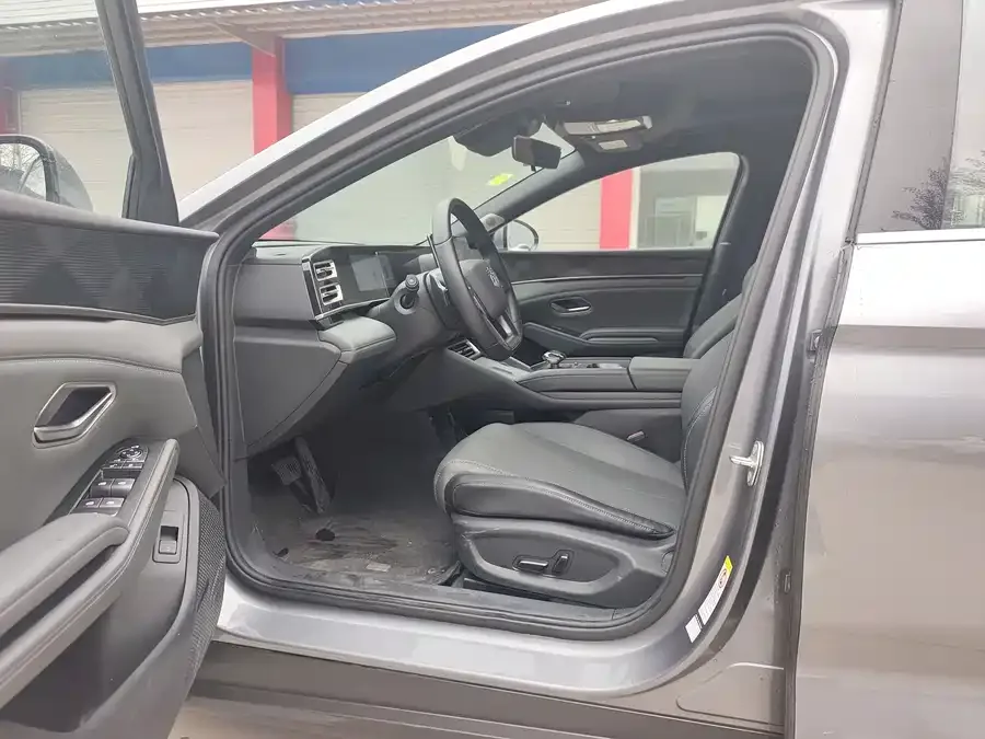 BYD Qin L Qin L 2025 DM-i Intelligent Driving Edition 120KM Beyond Edition 2025 — миниатюра 4