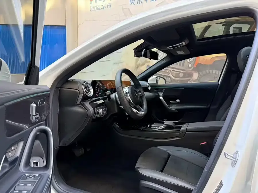 Mercedes-Benz Class A Mercedes-Benz A-Class 2022 Model Three A 200 L Sports Sedan Fashion Model 2023 — миниатюра 4