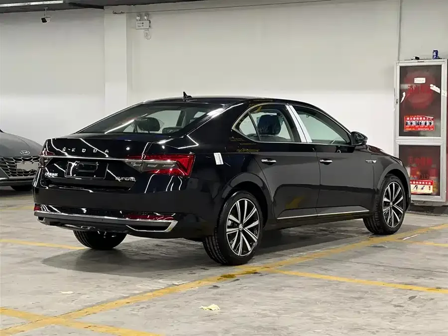 Skoda SuperB Superb 2025 TSI280 DSG Premium Edition 2025 — миниатюра 2
