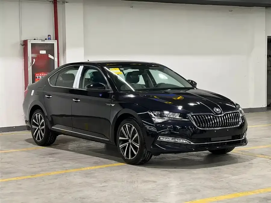 Skoda SuperB Superb 2025 TSI280 DSG Premium Edition 2025 — миниатюра 3