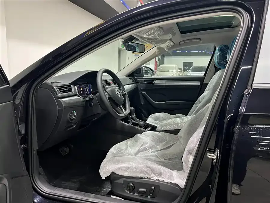 Skoda SuperB Superb 2025 TSI280 DSG Premium Edition 2025 — миниатюра 4