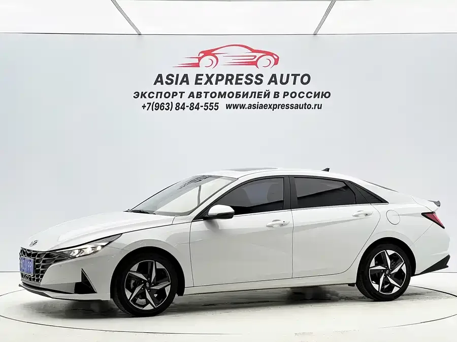 Hyundai Elantra Elantra 2021 1.5L CVT LUX Premium Edition 2022 — фото 1, купить с доставкой в Москву