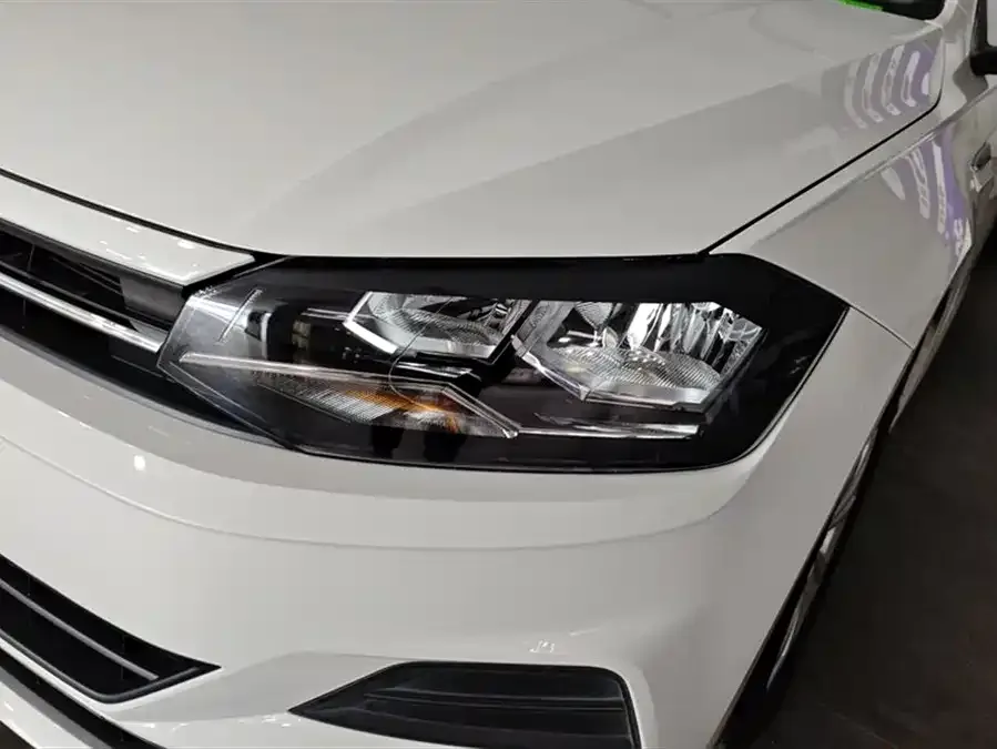 Volkswagen Polo Polo 2021 Plus 1.5L Automatic Colorful Technology Edition 2022 — миниатюра 2