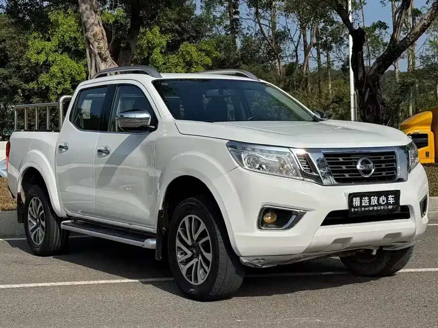 Nissan Navara Navara 2021 2.5L Automatic 4WD Premium Model QR25 2022 — миниатюра 3