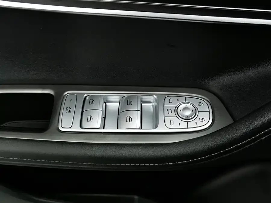 Chery Tiggo 8 PLUS Tiggo 8 PLUS 2024 Champion Edition 290TGDI DCT Pride Edition 7-seater 2024 — миниатюра 3