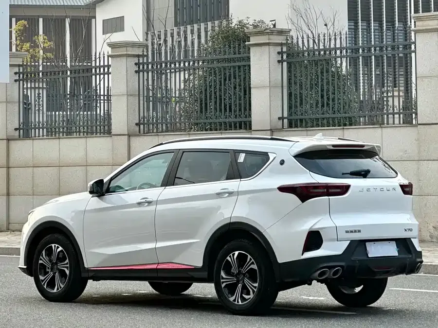 Jetour X70 JETOUR X70 2023 1.5T DCT Flagship Edition 5 Seaters 2023 — миниатюра 2