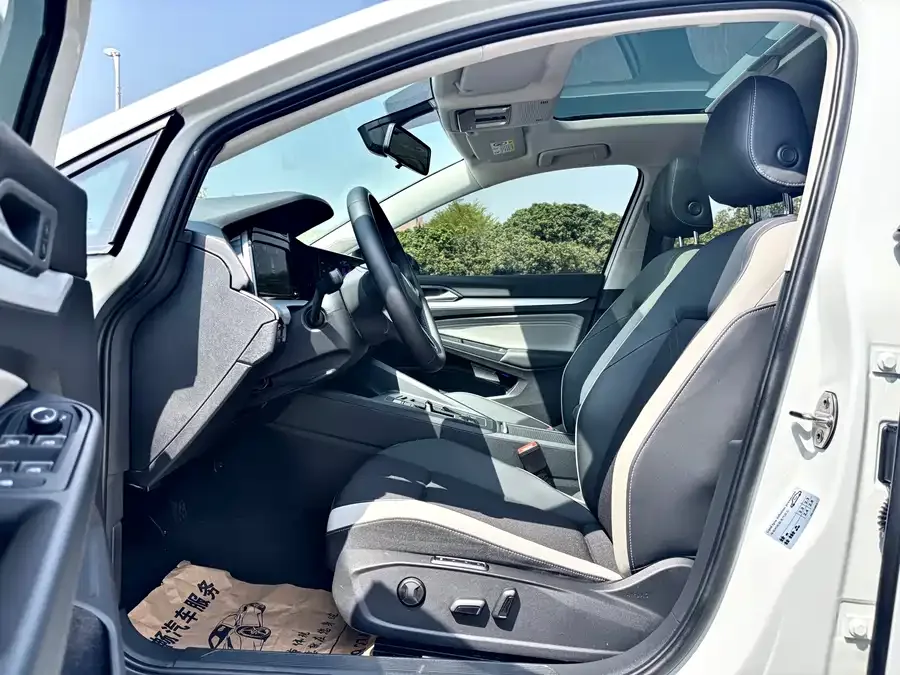 Volkswagen golf Golf 2023 280TSI DSG Pro 2023 — миниатюра 2
