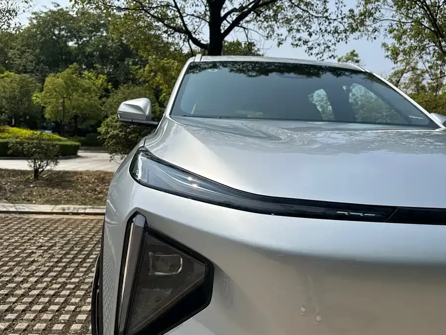 Geely Galaxy L7 Galaxy L7 2025 EM-i 115km Exploration+ Edition 2025 — миниатюра 2