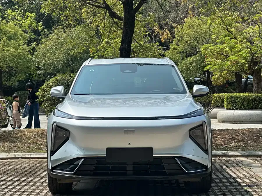 Geely Galaxy L7 Galaxy L7 2025 EM-i 115km Exploration+ Edition 2025 — миниатюра 3