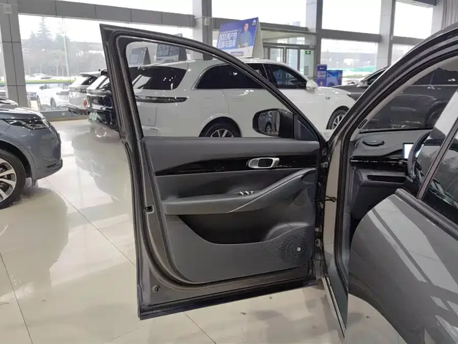 Geely Galaxy E5 Galaxy E5 2024 530km Long Range Edition 2025 — миниатюра 4