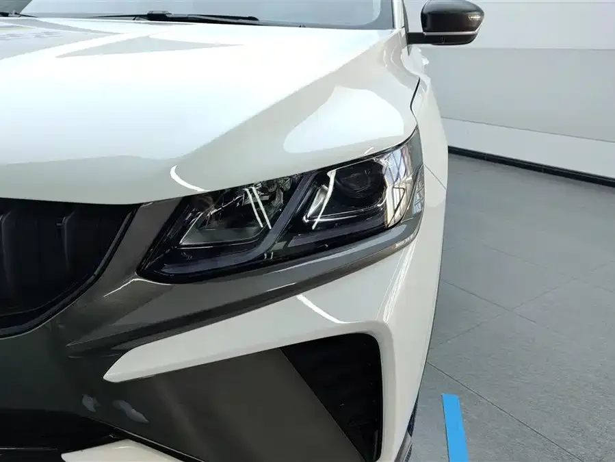 Geely Coolray SX11 Geely Binyue 2024 1.5T DCT Dragon Edition 2024 — миниатюра 2