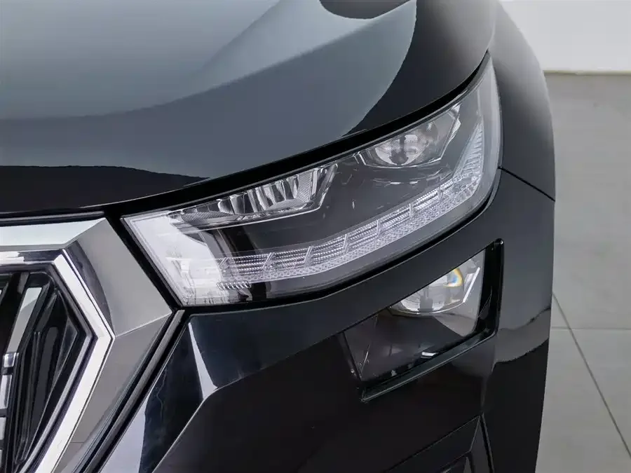 Skoda Kodiaq Kodiak 2024 TSI330 5-seater two-wheel drive powerful version 2024 — миниатюра 4