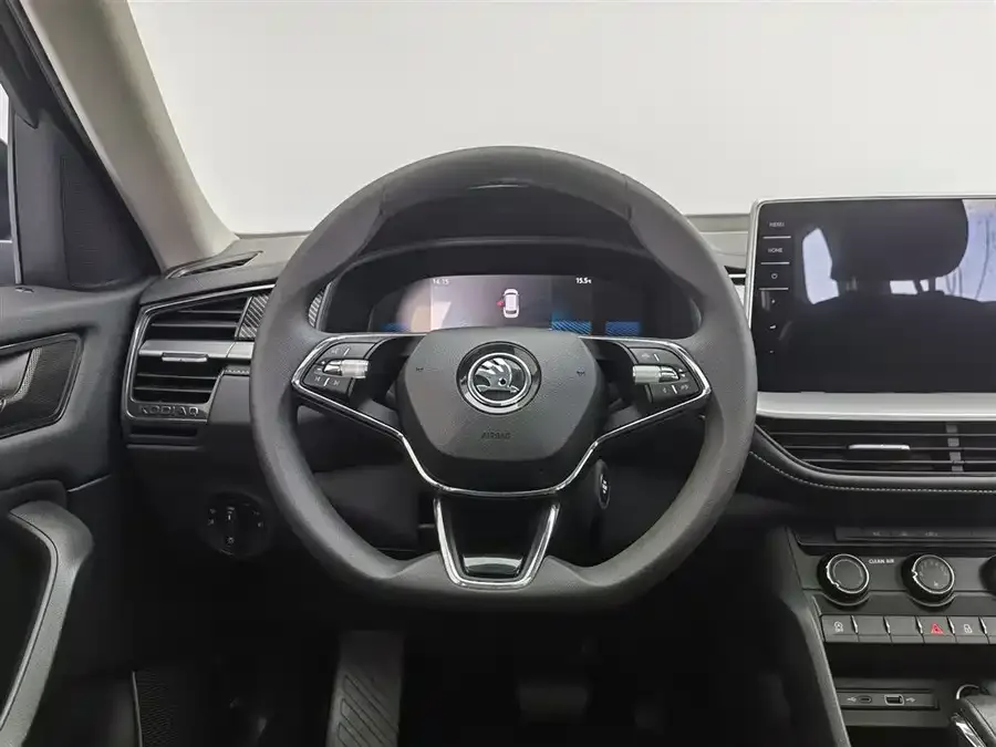 Skoda Kodiaq Kodiak 2024 TSI330 5-seater two-wheel drive powerful version 2024 — миниатюра 5