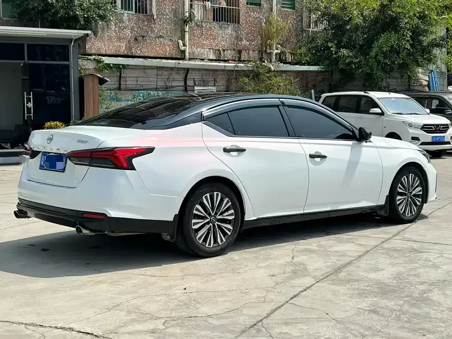 Nissan Altima Teana 2024 2.0L XE True Heart Edition 2024 — миниатюра 4