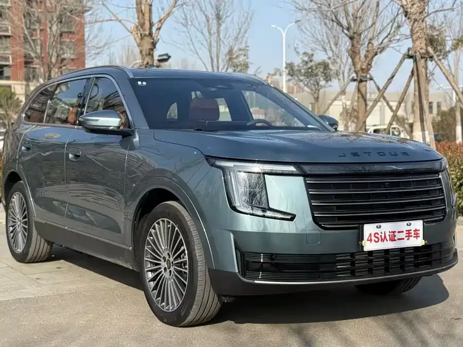 Jetour X70L Jetour X70L 2026 2.0TD Automatic Flagship 7-Seater 2025 — миниатюра 3