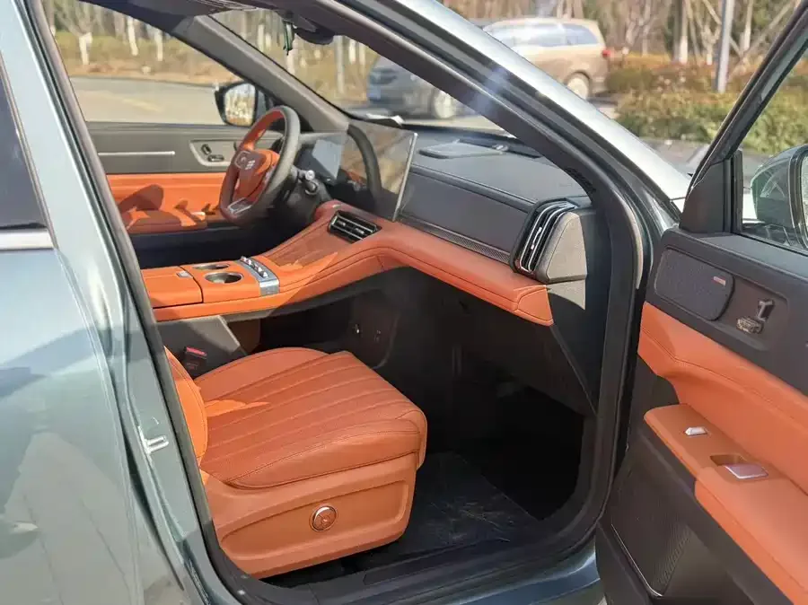 Jetour X70L Jetour X70L 2026 2.0TD Automatic Flagship 7-Seater 2025 — миниатюра 4