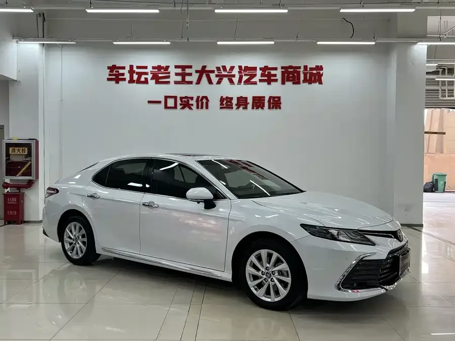 Toyota Camry Camry 2023 2.0G Deluxe Edition 2023 — миниатюра 3