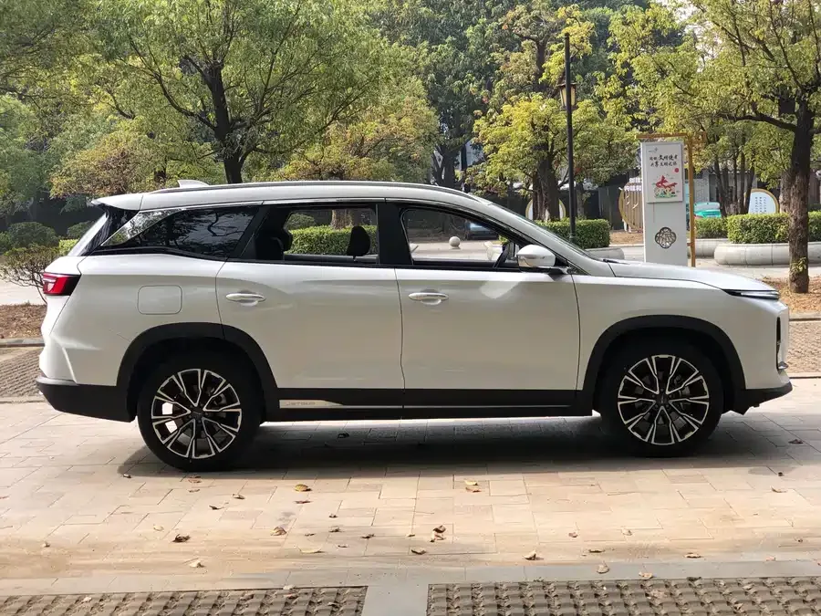 Jetour X90 PRO JETOUR X90 PRO 2024 2.0T DCT Luxury Edition 5 Seaters 2024 — миниатюра 2