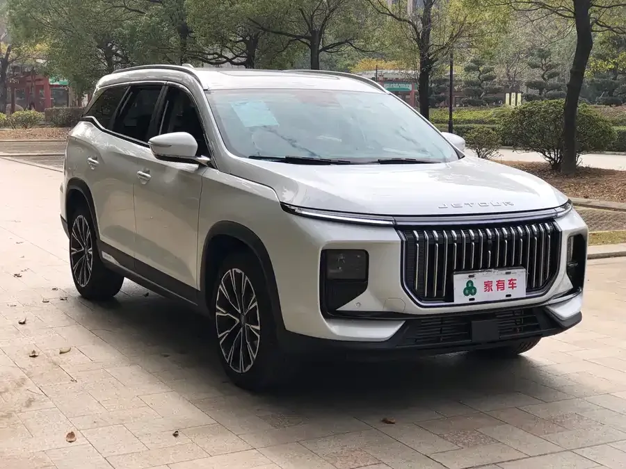 Jetour X90 PRO JETOUR X90 PRO 2024 2.0T DCT Luxury Edition 5 Seaters 2024 — миниатюра 3