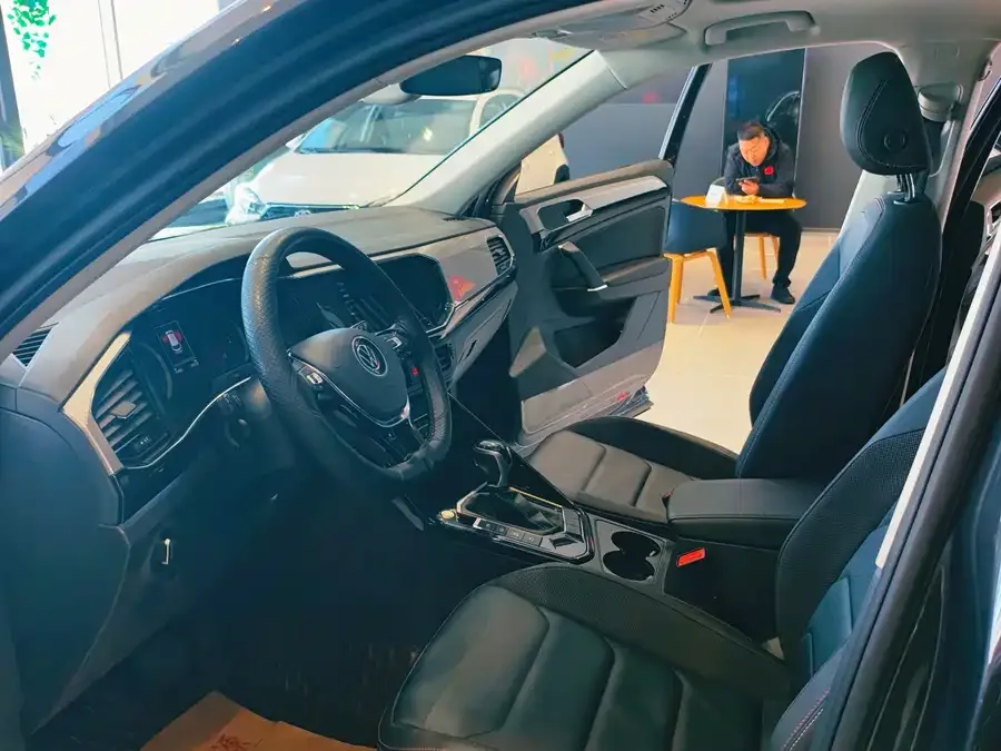 Volkswagen Tayron Tanyue 2022 280TSI 2WD Luxury Smart Edition 2022 — миниатюра 5