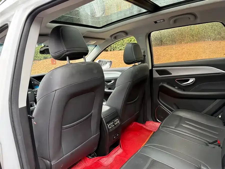 Jetour X90 PLUS JETOUR X90 PLUS 2023 Model 1.6TD DCT Villa 5 Seaters 2022 — миниатюра 3