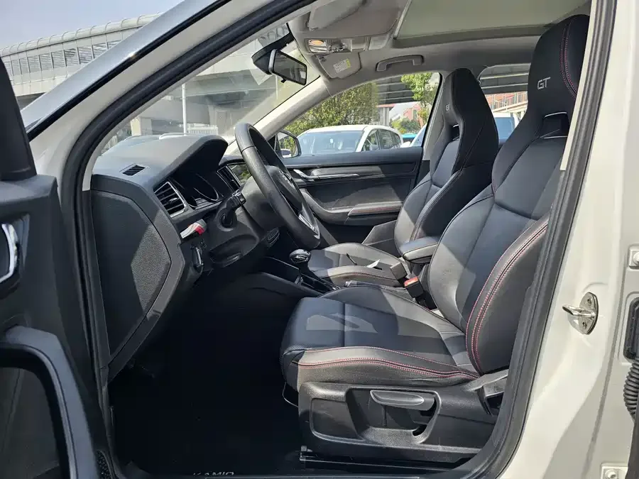 Skoda Kamiq 2021 KOMIC GT TSI230 DSG Flagship Edition 2022 — миниатюра 2