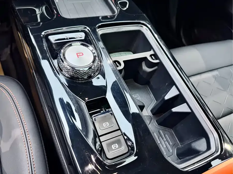Haval Big dog Haval Big Dog 2021 1.5T DCT 2WD Border Collie Edition 2022 — миниатюра 5