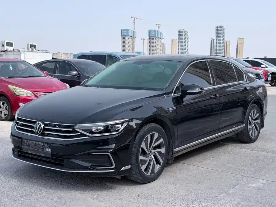 Volkswagen Magotan GTE plug-in hybrid Magotan GTE plug-in hybrid 2022 GTE luxury model 2023 — фото 1, купить с доставкой в Москву
