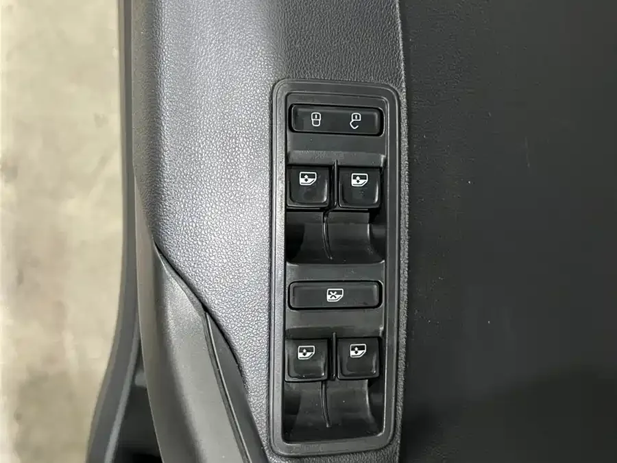 Volkswagen Santana Santana 2021 1.5L Automatic Fashion Edition 2023 — миниатюра 3
