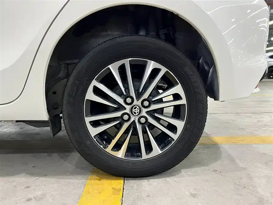 Toyota Vios FS Vios FS 2022 1.5L 20th Anniversary Edition 2022 — миниатюра 5