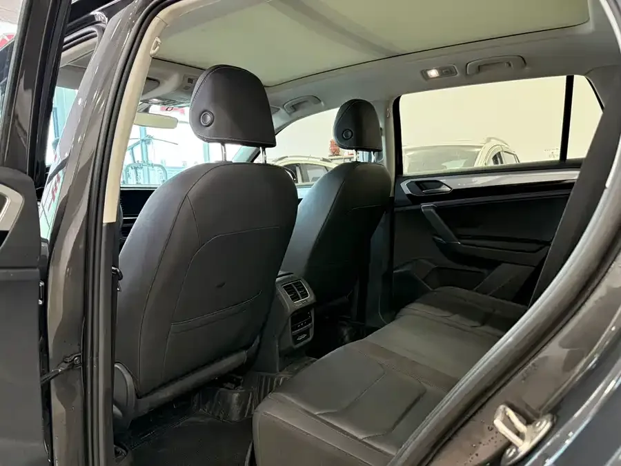 Volkswagen Tayron Tanyue 2022 280TSI 2WD Luxury Smart Edition 2022 — миниатюра 2