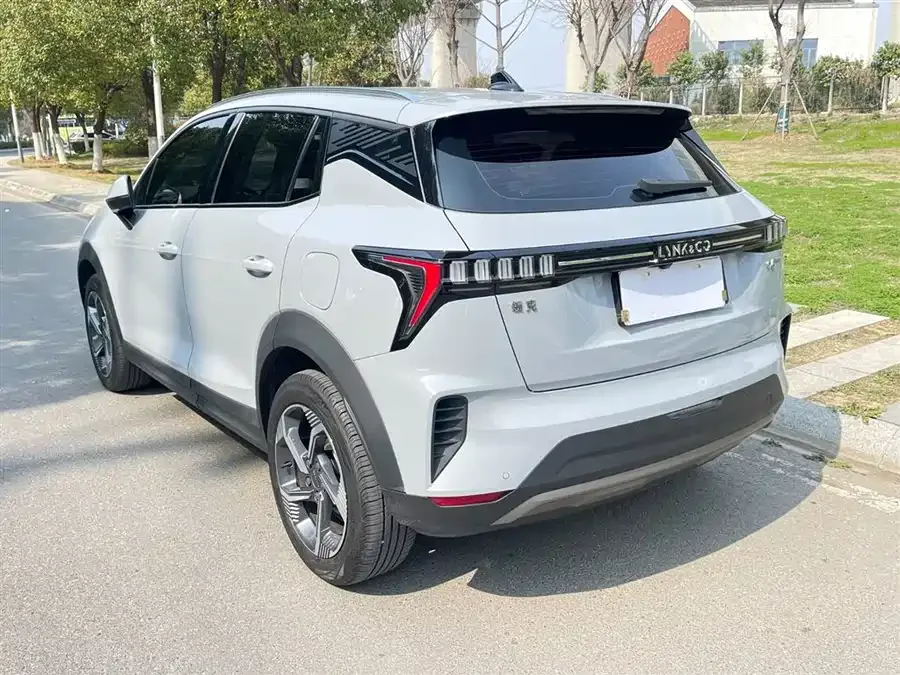 Lynk & Co 06 EM-P Lynk & Co 06 EM-P 2023 1.5T Remix PHEV Pro 2024 — миниатюра 2