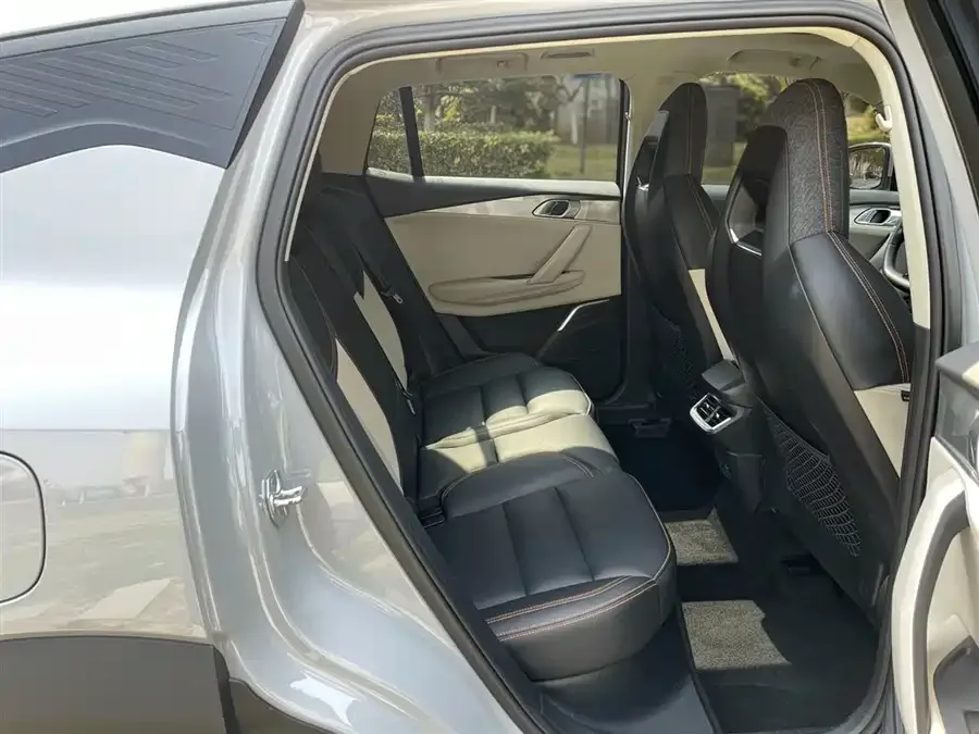Lynk & Co 06 EM-P Lynk & Co 06 EM-P 2023 1.5T Remix PHEV Pro 2024 — миниатюра 5