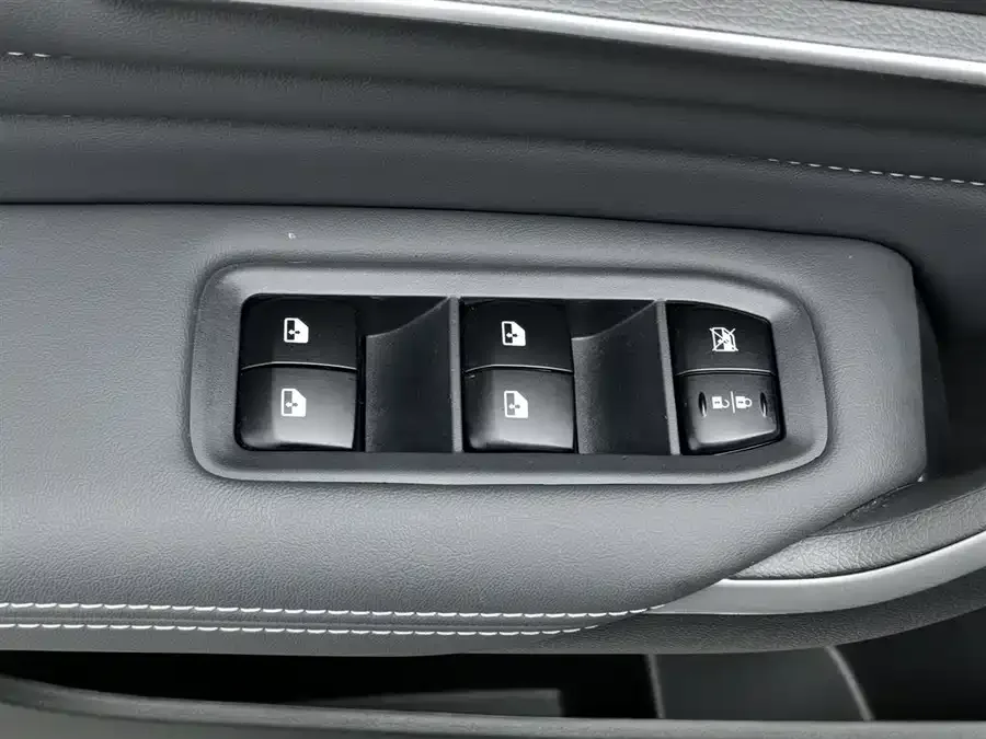 Venucia Big V DD-i Venucia V DD-i 2023 110KM iE version 2024 — миниатюра 3