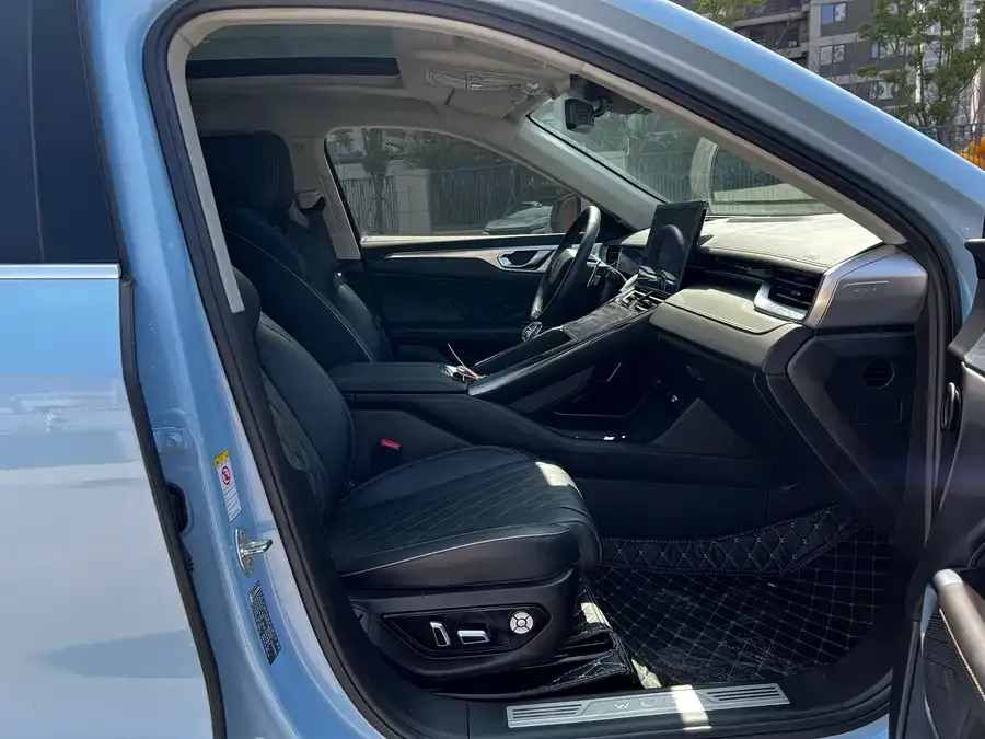 WEY Mocha Wei Mocha 2021 2.0T 4WD Special Edition 2023 — миниатюра 4