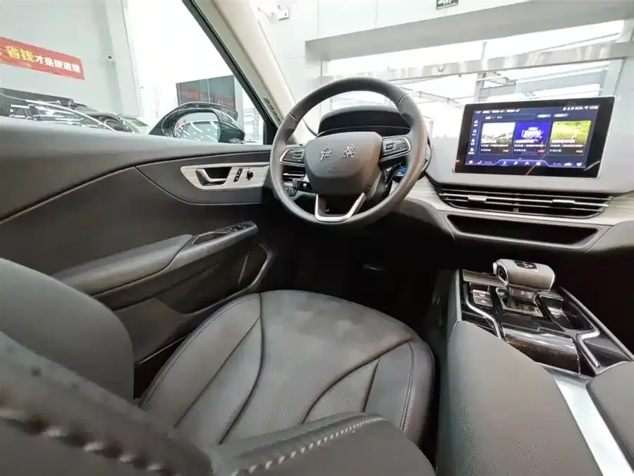 Hongqi E-QM5 Hongqi E-QM5 2024 500km Travel Edition 2024 — миниатюра 2