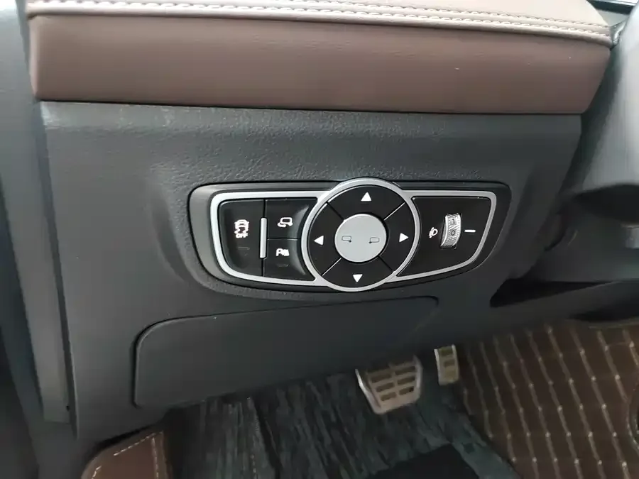 Jetour X90 PLUS JETOUR X90 PLUS 2023 Model 1.6TD DCT Villa 7 Seaters 2023 — миниатюра 4
