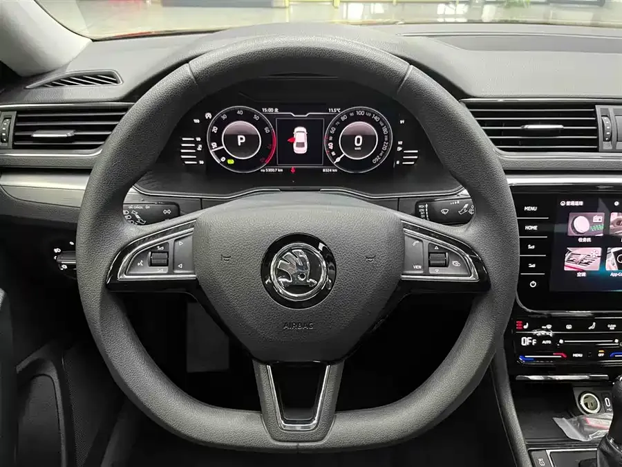 Skoda SuperB Superpa 2024 TSI280 DSG Exclusive Edition 2024 — миниатюра 3