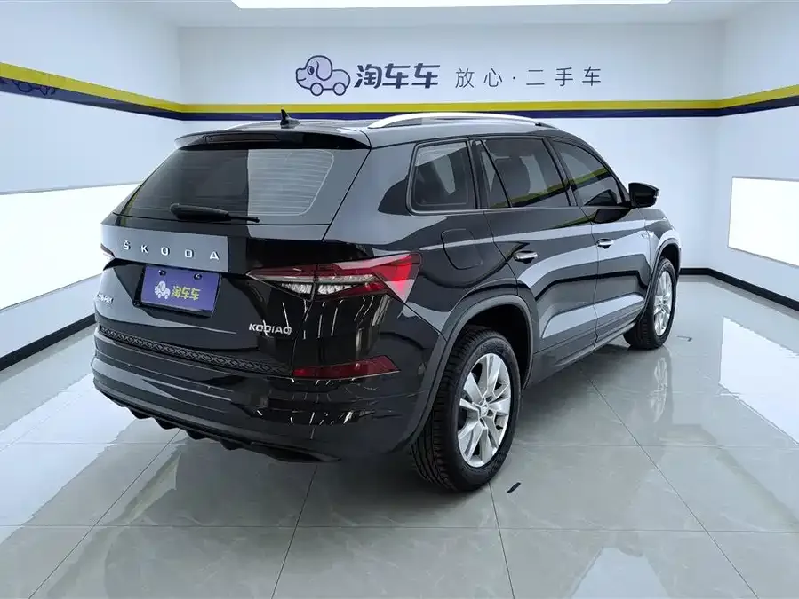 Skoda Kodiaq Kodiak 2024 TSI330 5-seater two-wheel drive powerful version 2024 — миниатюра 3
