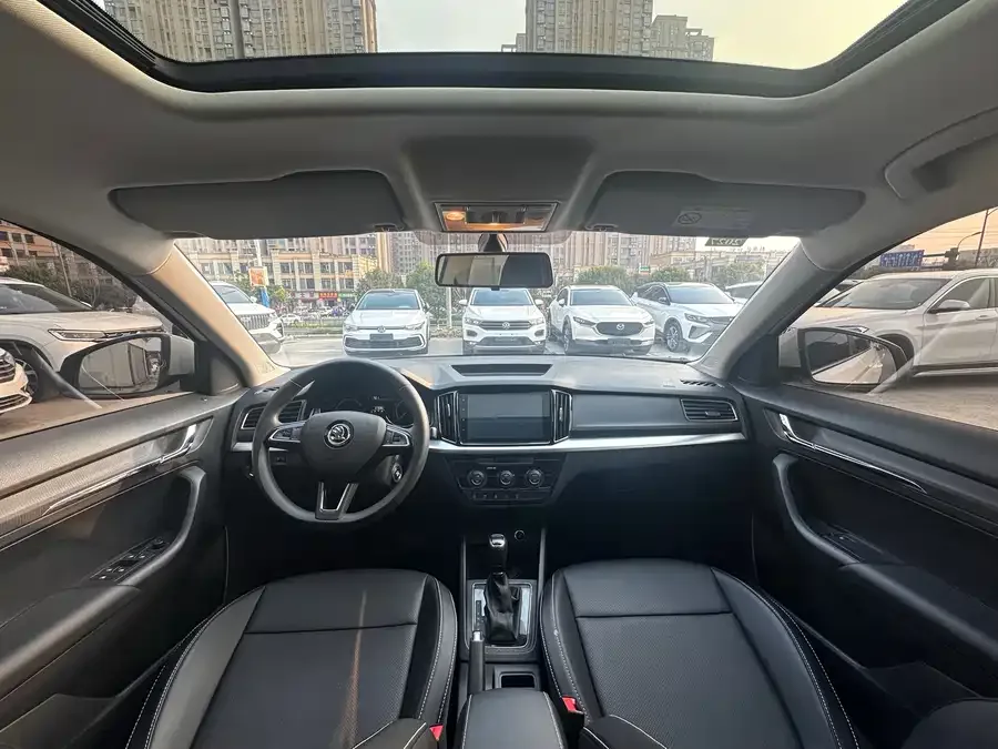 Skoda Kamiq 2023 Kamiq facelift 1.5L automatic comfort version 2023 — миниатюра 2