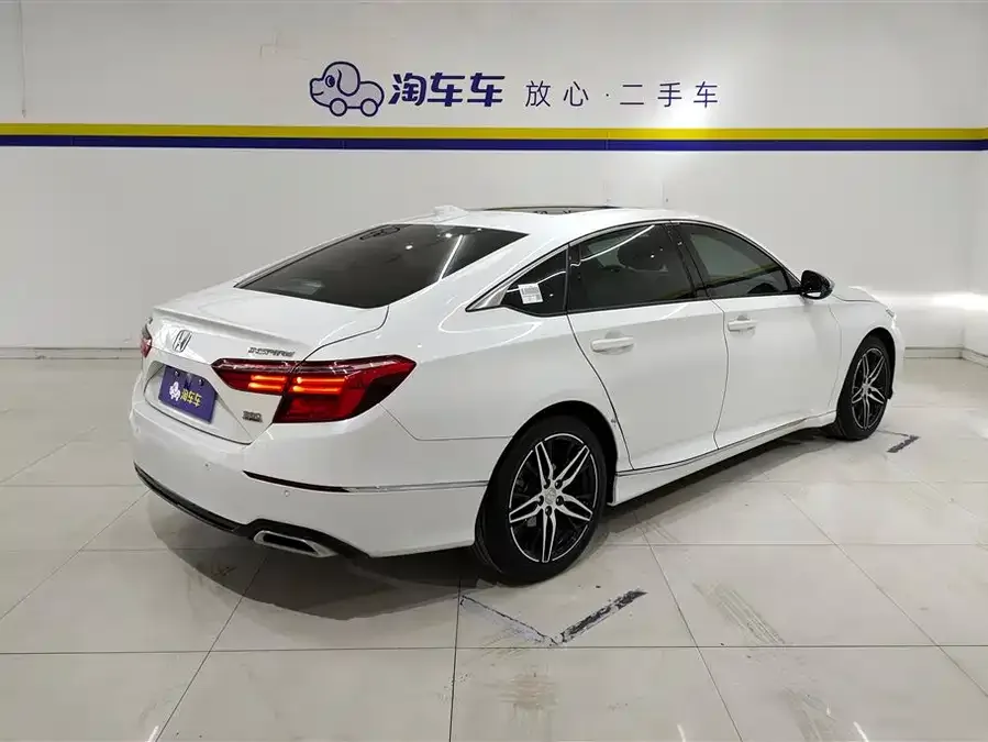Honda Inspire 2022 Insignia 260TURBO Fine Edition 2022 — миниатюра 3