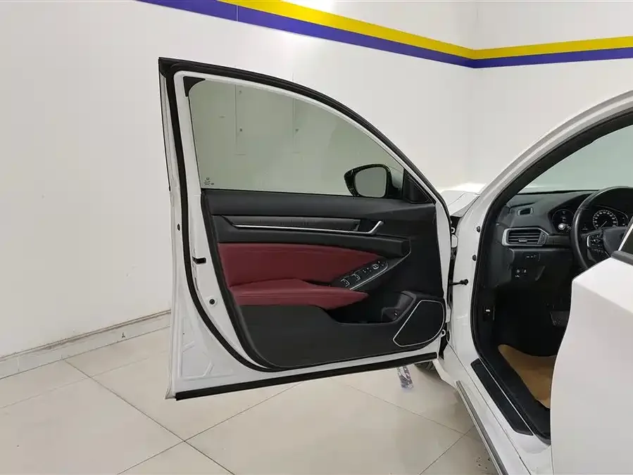 Honda Inspire 2022 Insignia 260TURBO Fine Edition 2022 — миниатюра 4
