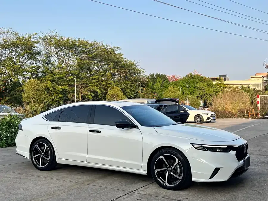 Honda Inspire 2023 Insignia 260TURBO Elegant Edition 2024 — миниатюра 3