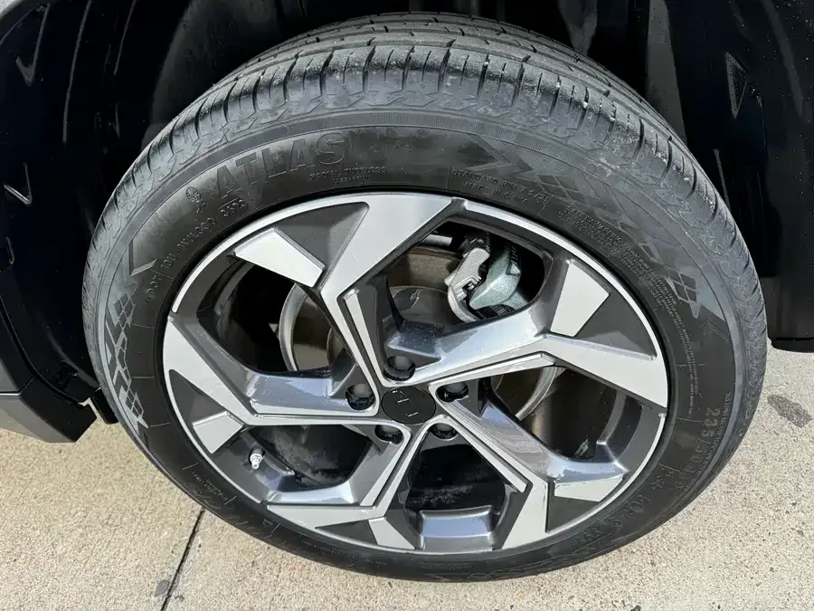 Geely Atlas L Boyue L 2023 1.5TD DCT Honor Edition 2024 — миниатюра 3