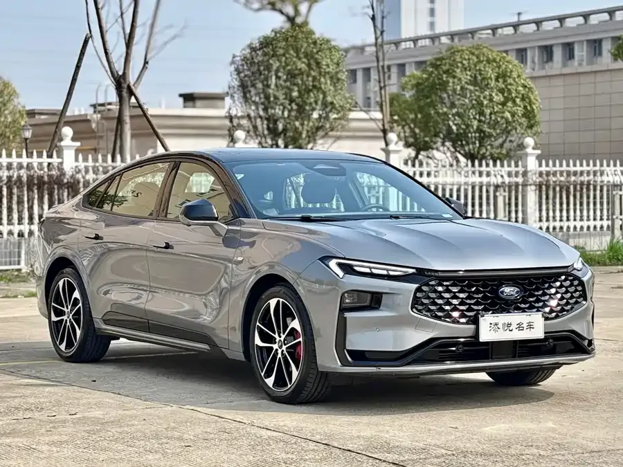 Ford Mondeo 2022 Toyota Mondeo EcoBoost 245 ST-Line 2022 — миниатюра 3