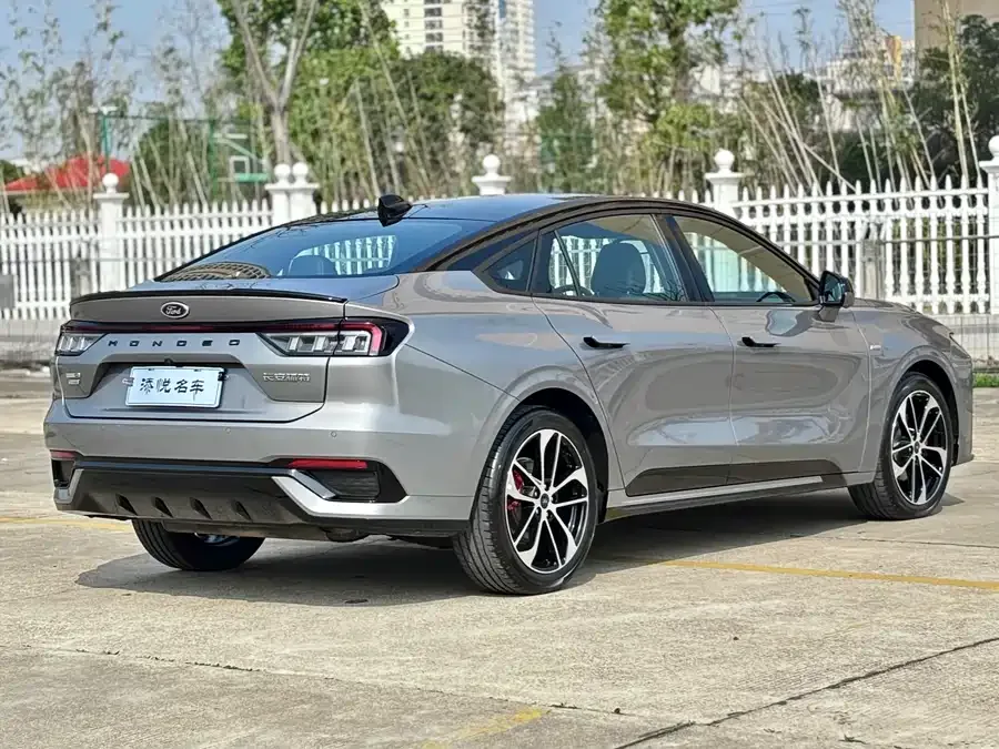 Ford Mondeo 2022 Toyota Mondeo EcoBoost 245 ST-Line 2022 — миниатюра 4