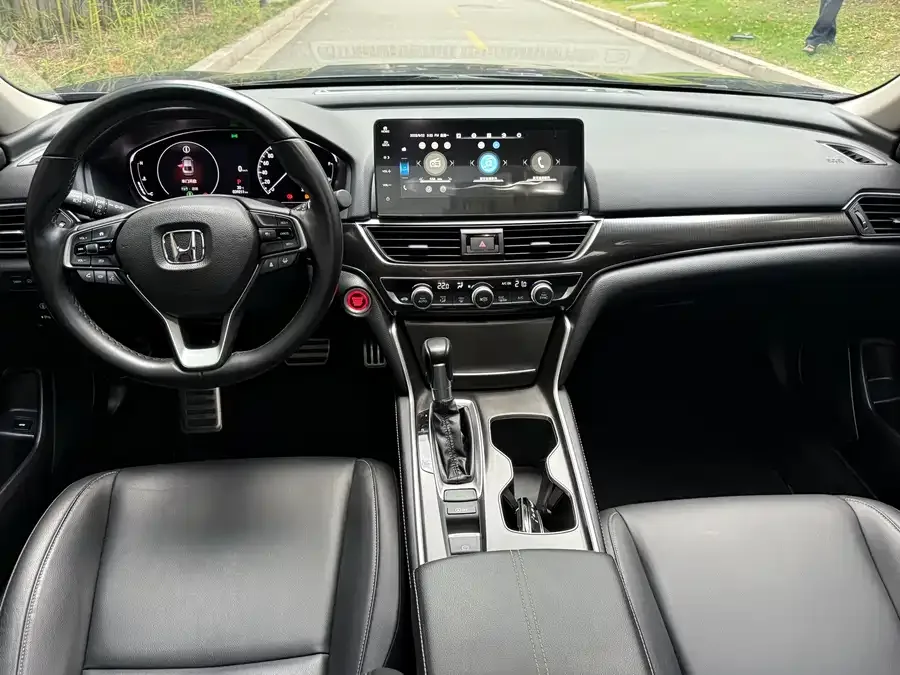 Honda Accord 2022 Accord 260TURBO Fantasy Night Premium Edition 2023 — миниатюра 2