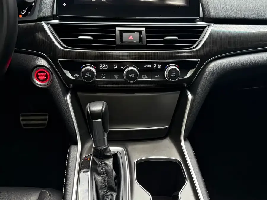 Honda Accord 2022 Accord 260TURBO Fantasy Night Premium Edition 2023 — миниатюра 4