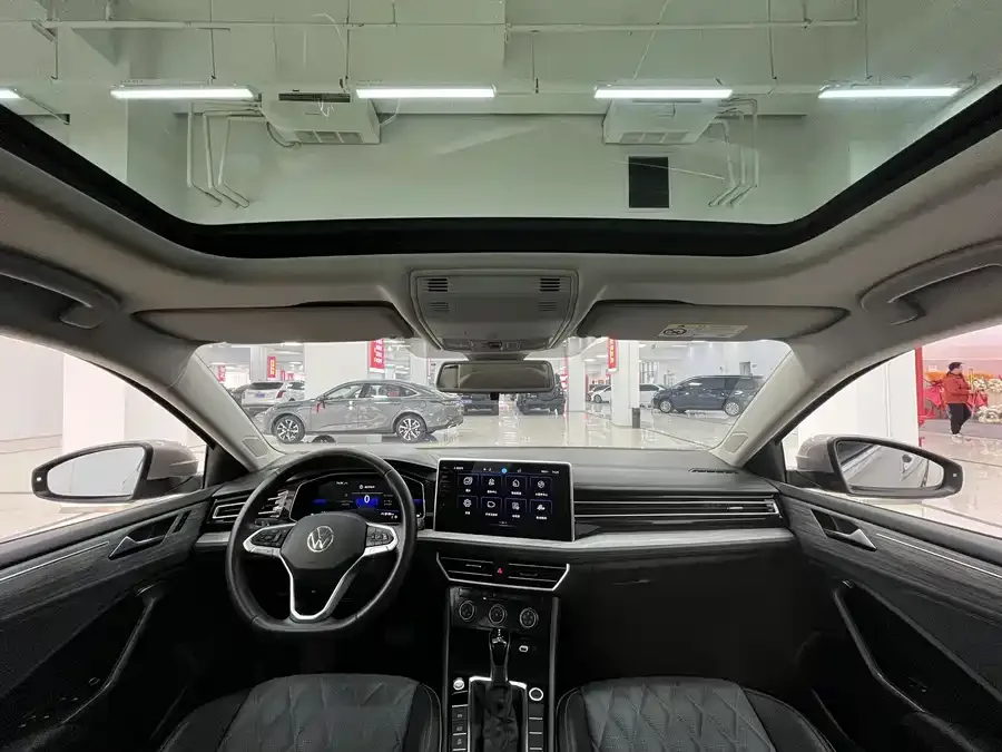 Volkswagen Sagitar 2023 Sagitar 300TSI DSG Beyond Edition 2023 — миниатюра 4