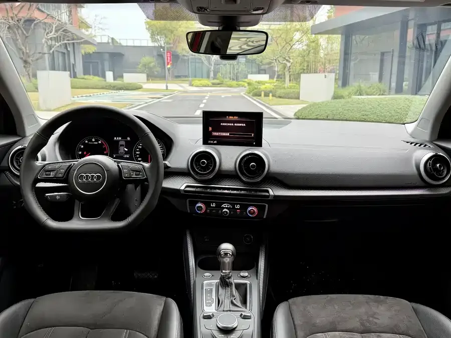 Audi Q2L 2022 35 TFSI luxury and dynamic model 2022 — миниатюра 5